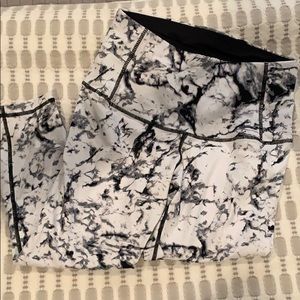 Black and White Marble crop legging